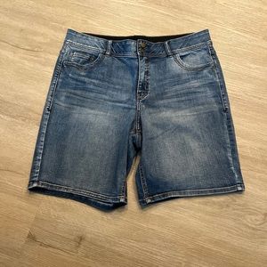 Lane Bryant Bermuda shorts size 18